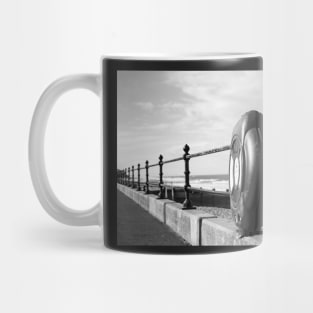 Life saver ring on the promenade at Cromer beach, Norfolk Mug